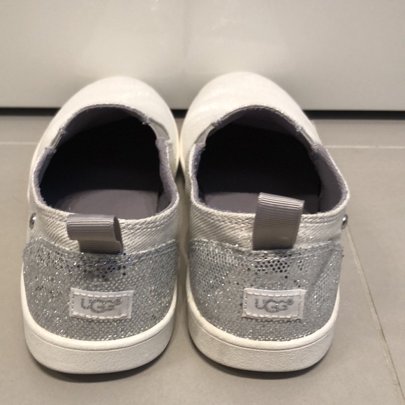 UGGs Girls sparkle shoes - Picture 2 of 5